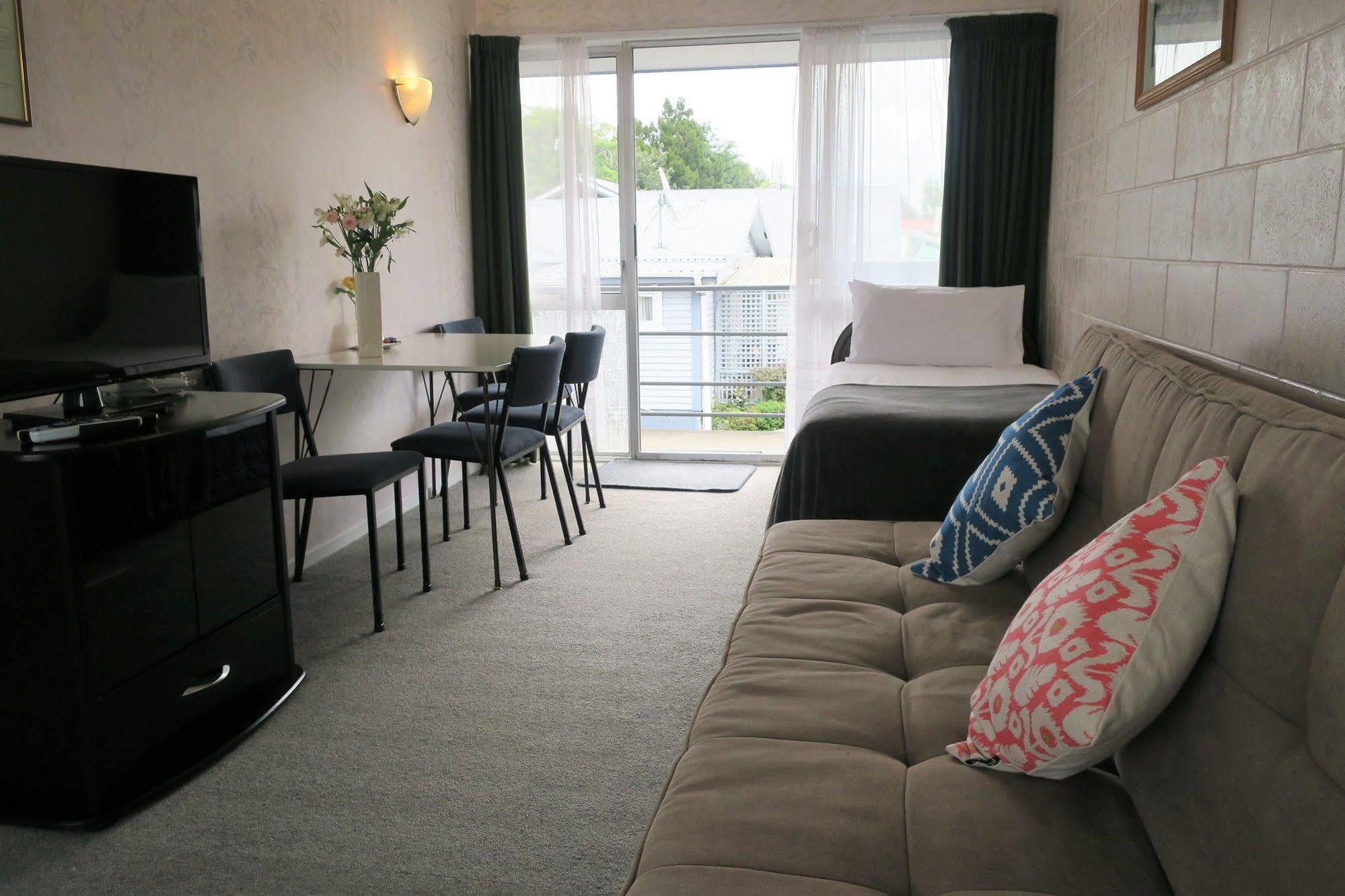 Roselands Motel Тауранга Экстерьер фото